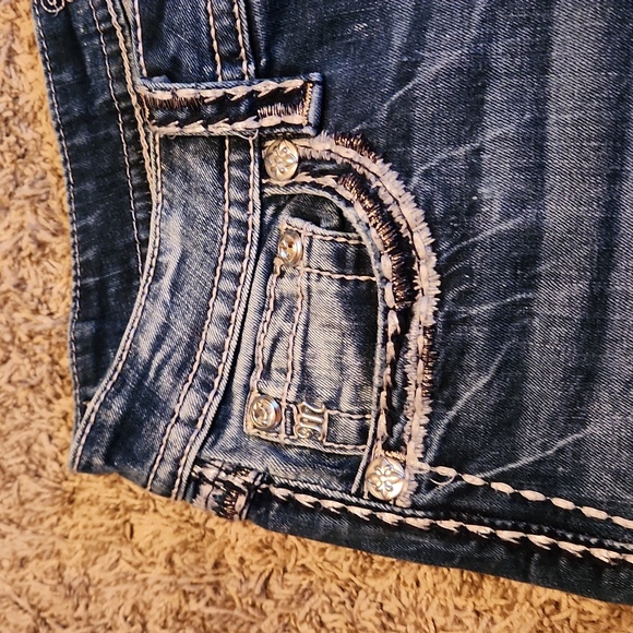 Miss Me Mid-Rise Easy Crop - Picture 2 of 12